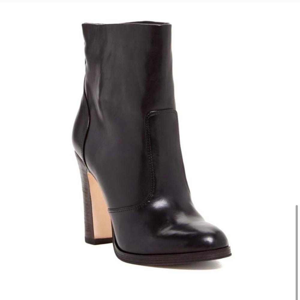 Like new! Elie Tahari Haines Bootie